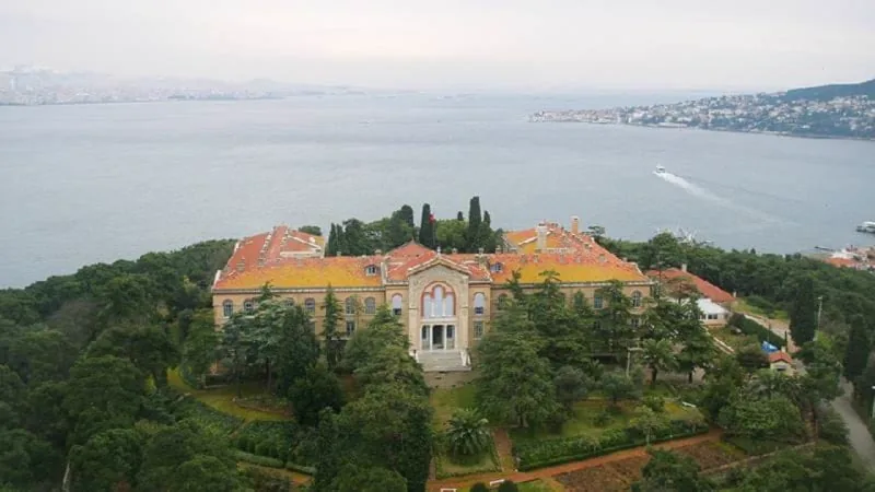 Bartholomeos, Heybeliada Ruhban Okulu'nun 55 yıl sonra açılacağını duyurdu